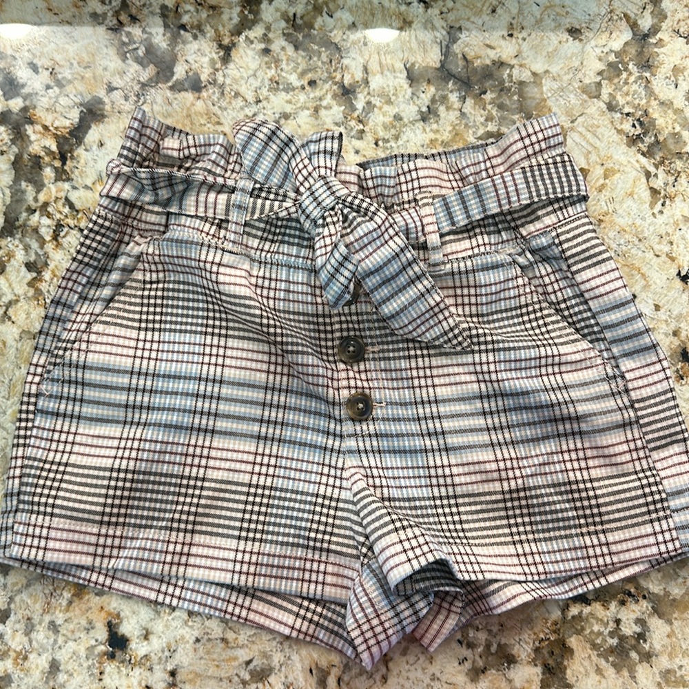 Sky and Sparrow Shorts Size M